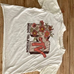 MTV cropped t shirt, beige, size m, I never wear i and never have😊